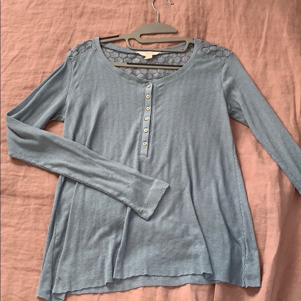 Sun and shadow blue long sleeve top